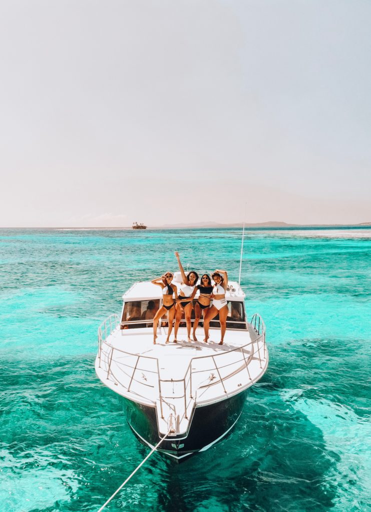 Girls in a Yacht