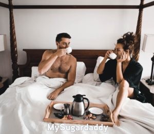 etiquette for sugar babies being followed: couple having having breakfast together after third date