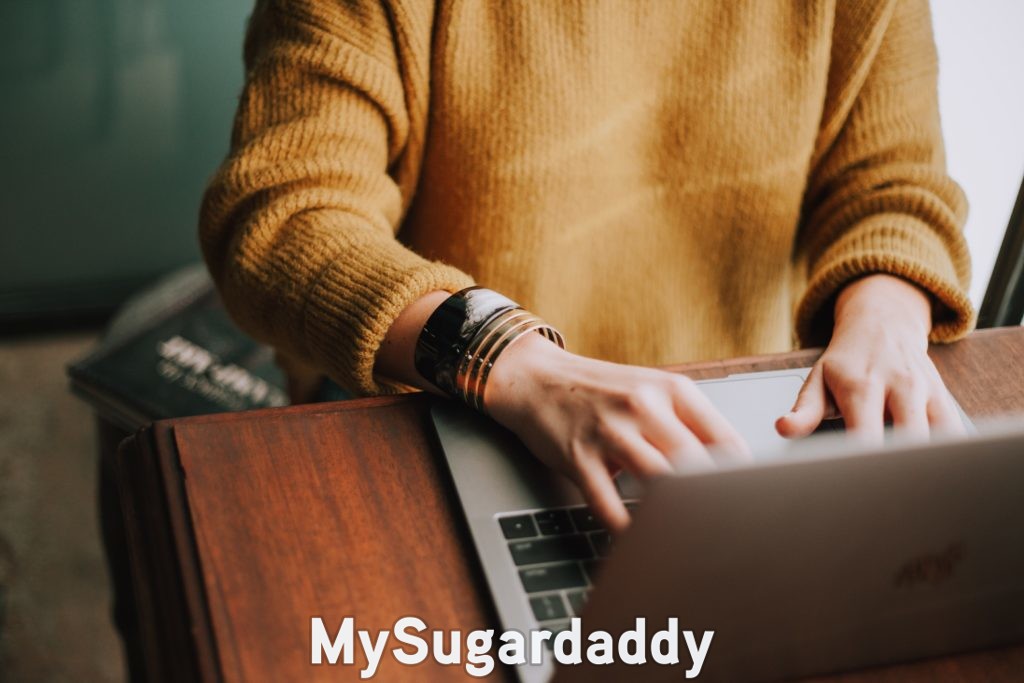 sugar baby applying our safety tips while sugar dating online